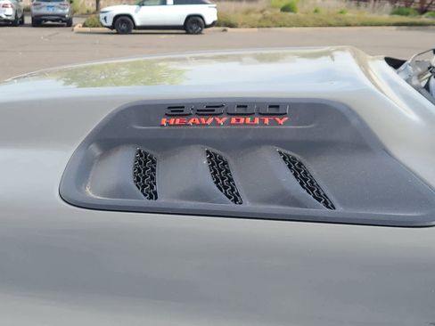 New 2026 RAM 3500 Laramie AWD/4WD image 15