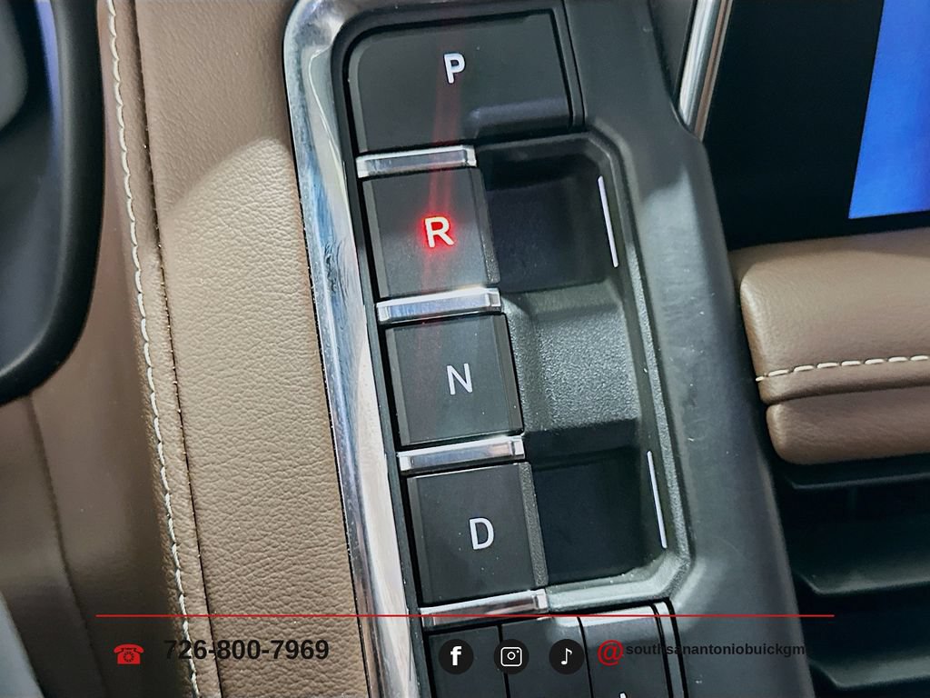 Used 2024 Chevrolet Tahoe High Country w/ Advanced Technology Package RWD image 18