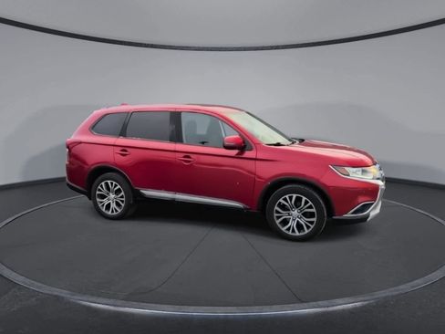 Used 2017 Mitsubishi Outlander SE image 9