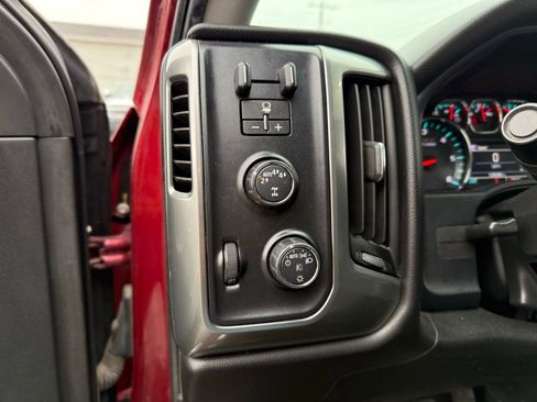 Used 2018 Chevrolet Silverado 1500 LT w/ All Star Edition image 22
