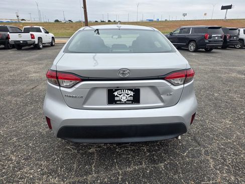Used 2023 Toyota Corolla LE image 6