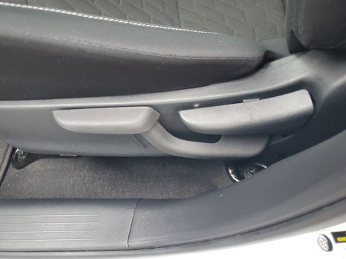 Used 2021 Nissan Kicks SV image 23