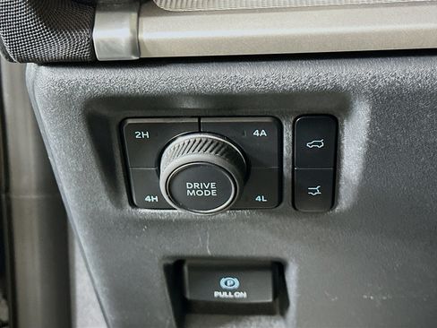 Used 2025 Ford Expedition Max Active AWD/4WD image 16