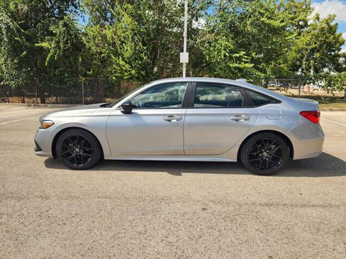 Used 2023 Honda Civic Sport image 4