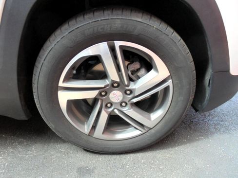 Used 2020 GMC Terrain SLT image 31