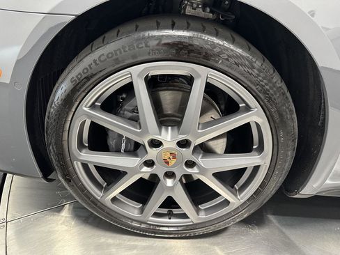 Certified 2025 Porsche Panamera 4 image 11