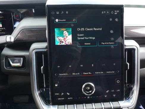 New 2026 GMC Yukon XL Elevation image 20