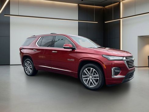 Used 2023 Chevrolet Traverse High Country FWD image 7