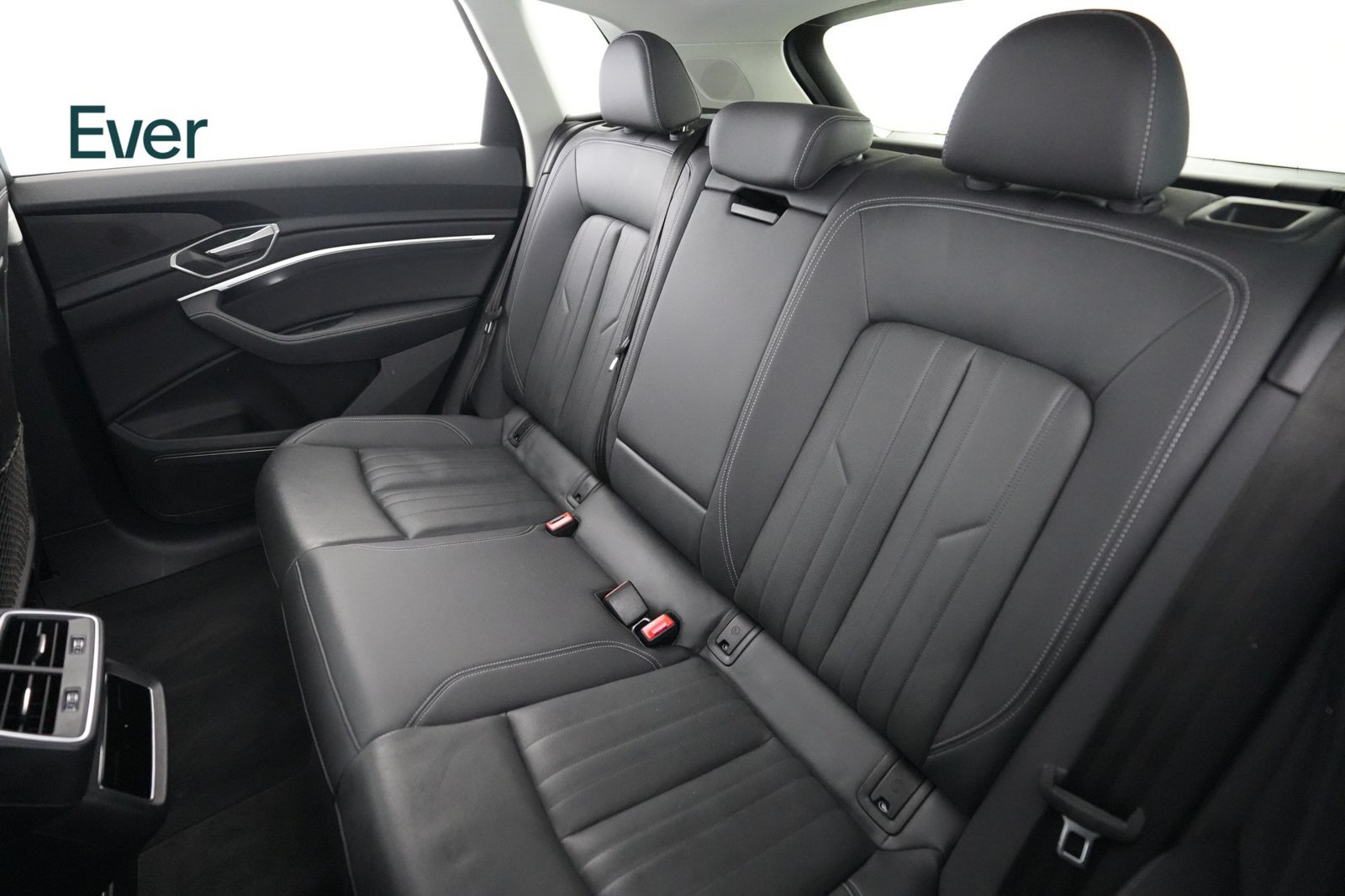 Used 2024 Audi Q8 e-tron Premium Plus w/ Premium Plus Package AWD/4WD image 24