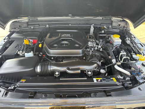 Used 2023 Jeep Wrangler Unlimited Sport image 36