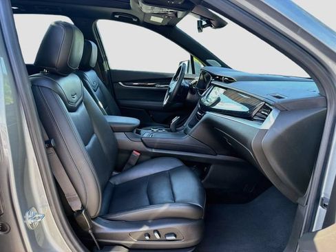 Used 2024 Cadillac XT6 Premium Luxury FWD image 16