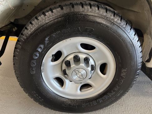 Used 2016 Chevrolet Express 2500 LS image 4