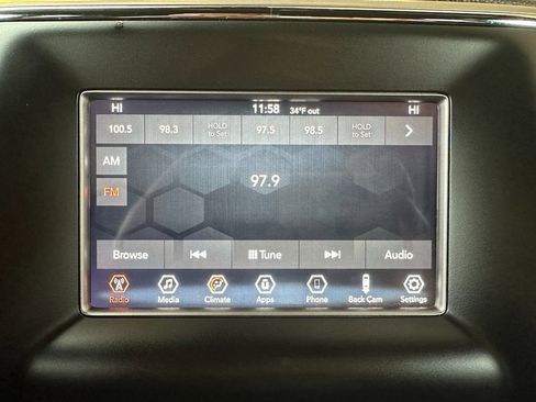 Used 2018 Jeep Grand Cherokee Laredo image 4