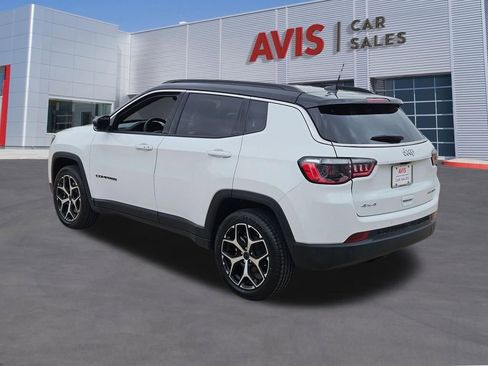 Used 2025 Jeep Compass Limited image 3