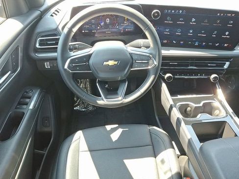 Used 2026 Chevrolet Traverse LT AWD/4WD image 11
