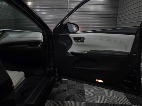 Used 2018 Toyota Avalon XLE Premium image 34