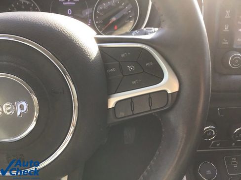 Used 2018 Jeep Compass Latitude w/ Cold Weather Group image 31