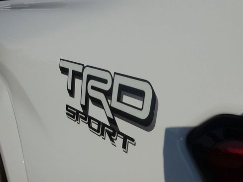 Used 2025 Toyota Tacoma TRD Sport AWD/4WD image 10