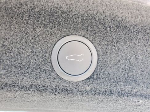 Used 2026 Tesla Model Y Long Range AWD/4WD image 9