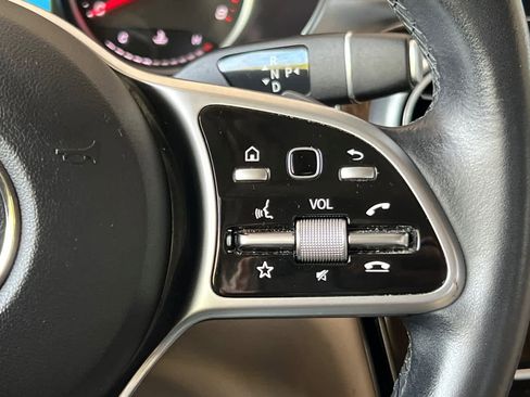 Used 2021 Mercedes-Benz GLC 300 4MATIC image 27