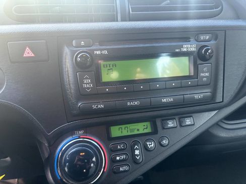 Used 2012 Toyota Prius C One image 28