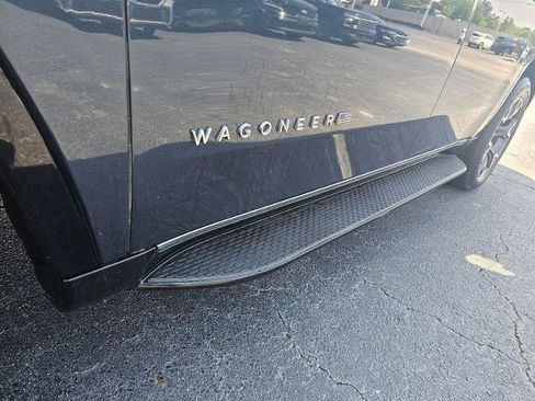 Used 2023 Jeep Wagoneer Series III w/ Preferred Equipment Group AWD/4WD image 42