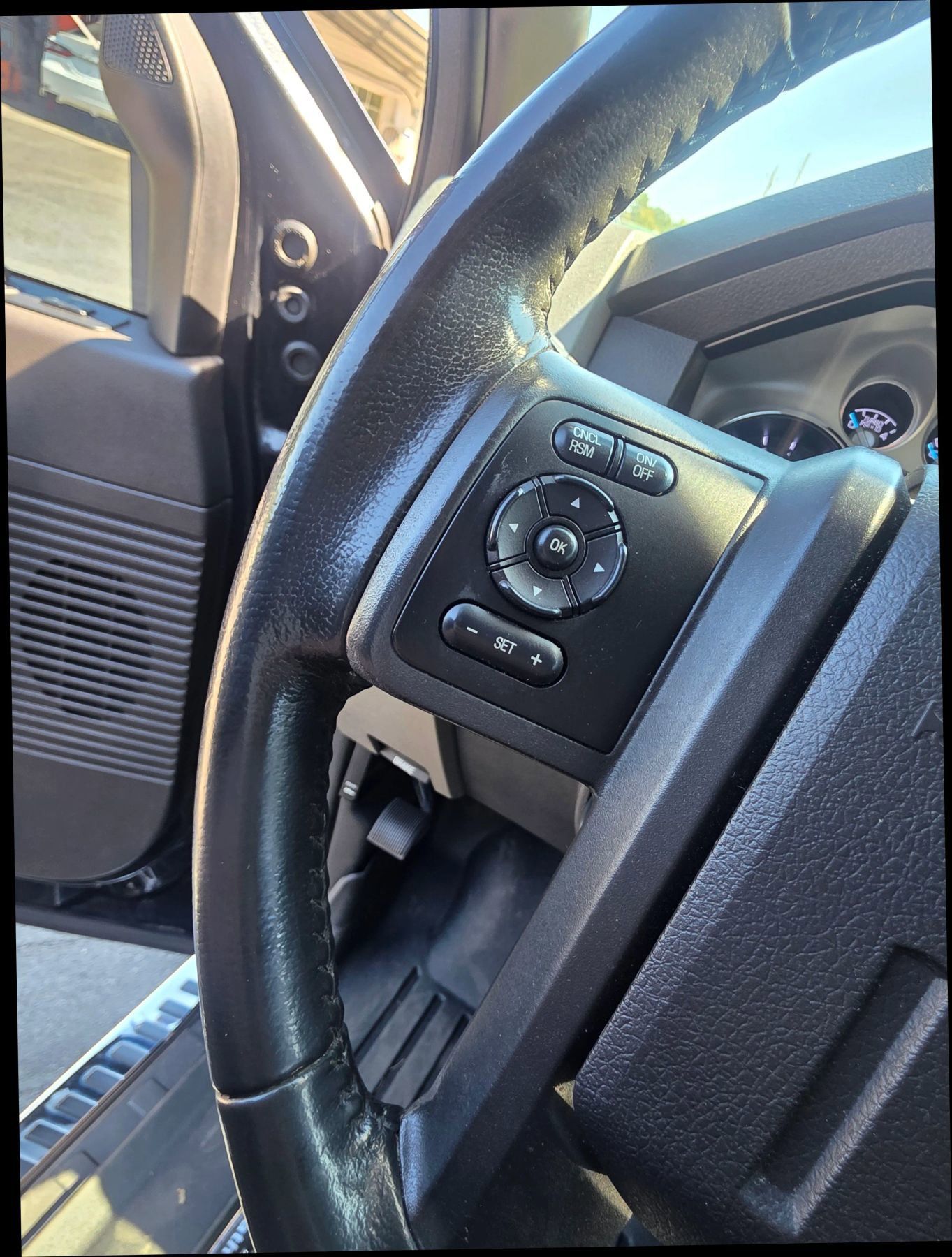 Used 2011 Ford F450 Lariat w/ Lariat Ultimate Pkg AWD/4WD image 22
