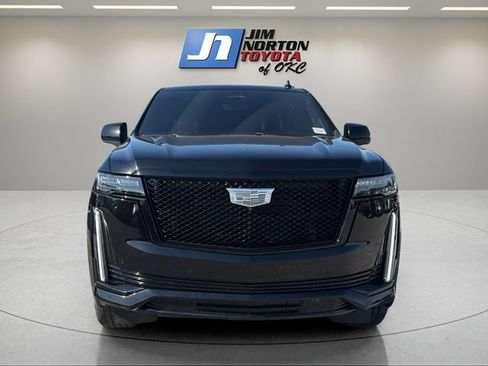 Used 2024 Cadillac Escalade Sport Platinum w/ LPO, ONYX Package AWD/4WD image 2