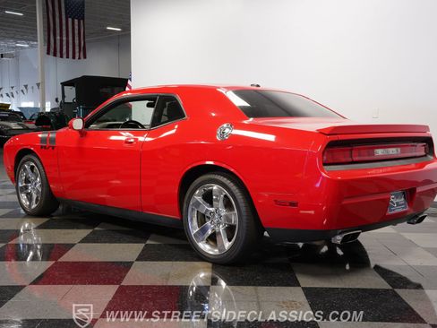 Used 2009 Dodge Challenger R/T image 9
