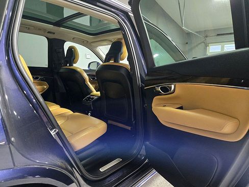 Used 2016 Volvo XC90 T6 Momentum w/ Momentum Plus Package image 15