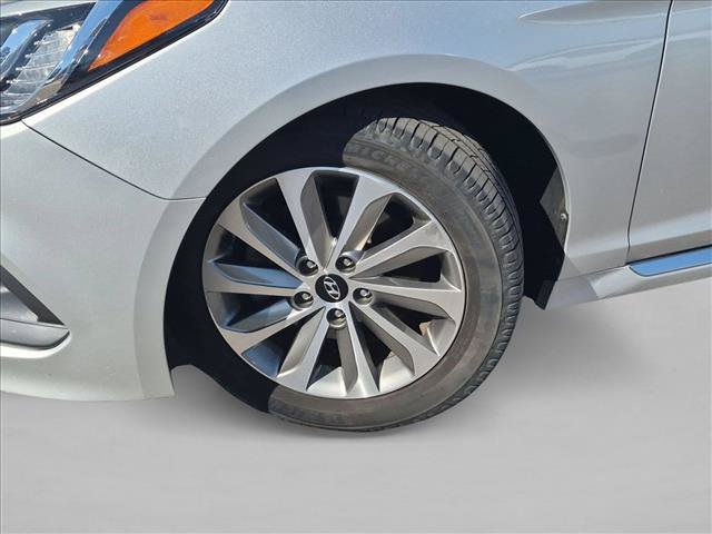 Used 2016 Hyundai Sonata Sport w/ Option Group 03 FWD image 10