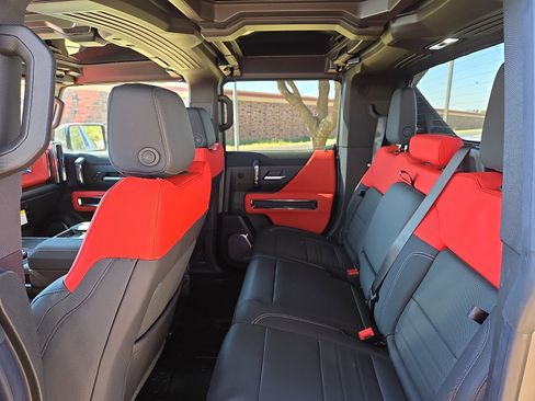 New 2026 GMC Hummer EV 4x4 Crew Cab w/ Carbon Fiber Edition Package image 8