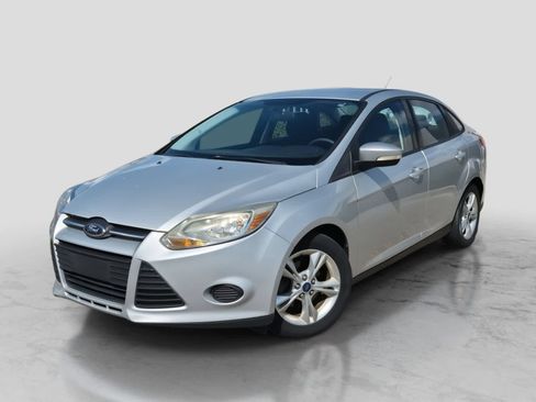 Used 2014 Ford Focus SE FWD image 1