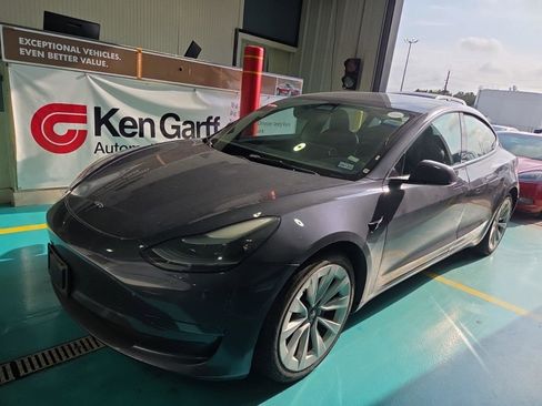 Used 2023 Tesla Model 3 Standard Range RWD image 1