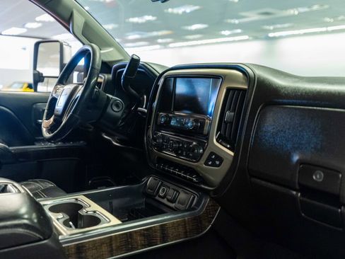 Used 2015 GMC Sierra 2500 Denali w/ Duramax Plus Package image 15