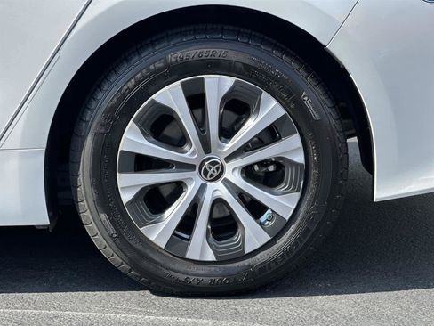 Used 2021 Toyota Prius Prime LE image 8