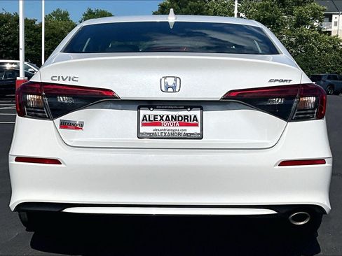 Used 2023 Honda Civic Sport image 4