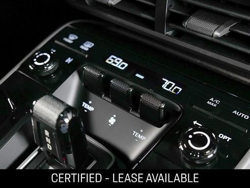 Used 2025 Porsche 911 Carrera image 19