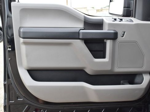Used 2018 Ford F150 XL w/ Equipment Group 101A Mid AWD/4WD image 9