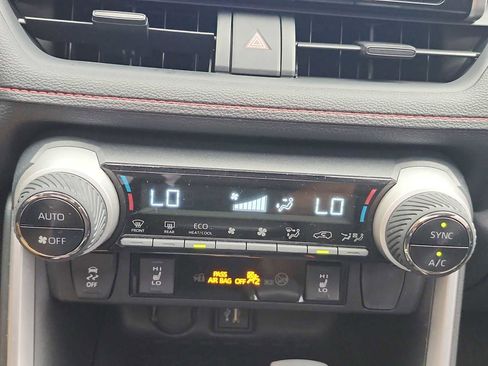 Used 2024 Toyota RAV4 SE image 20