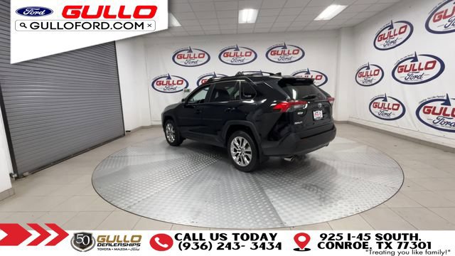 Used 2021 Toyota RAV4 XLE Premium FWD image 6