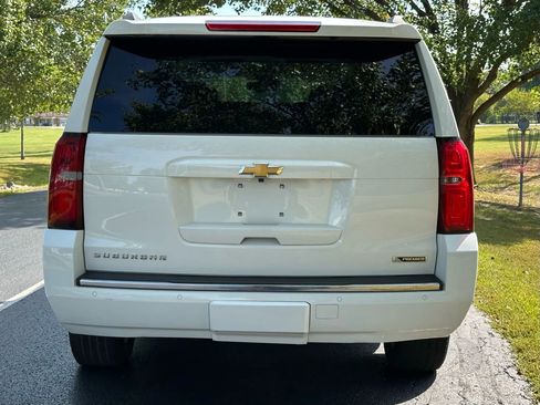 Used 2018 Chevrolet Suburban Premier image 7