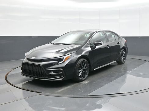 Certified 2024 Toyota Corolla XSE image 3