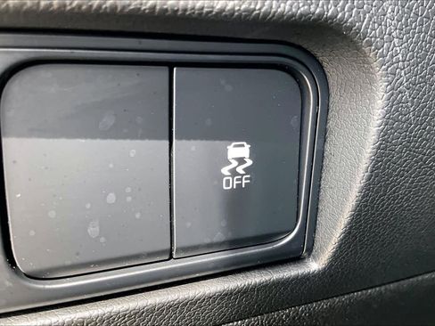 Certified 2026 Kia Sorento LX FWD image 32