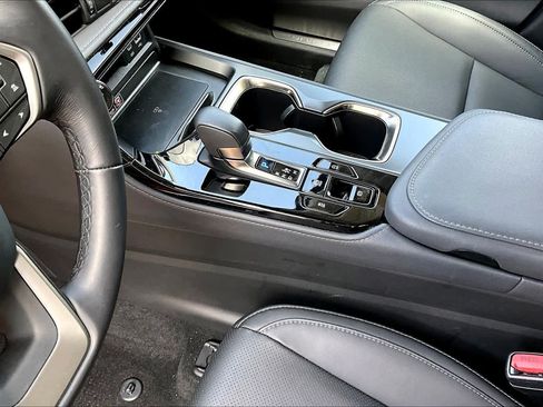 Used 2025 Lexus NX 250 FWD w/ Accessory Package (Z1) image 17