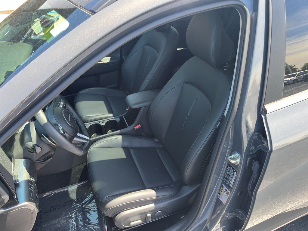 Used 2025 Hyundai Kona Limited AWD/4WD image 36