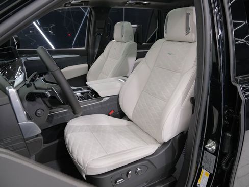 Used 2026 Cadillac Escalade V w/ LPO, ONYX Package image 23