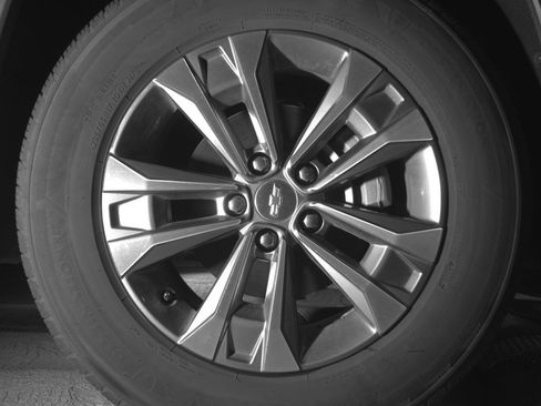 Used 2025 Chevrolet Equinox LT image 13