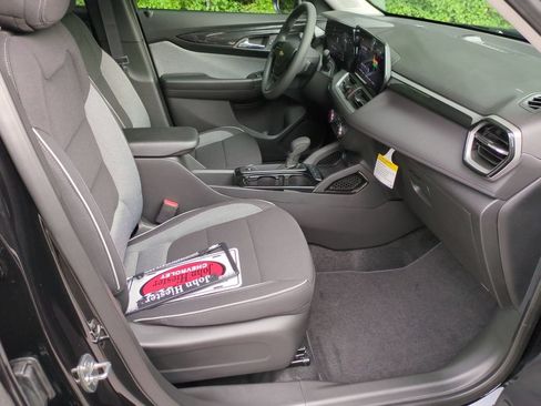 New 2026 Chevrolet TrailBlazer LS w/ LS Convenience Package FWD image 33