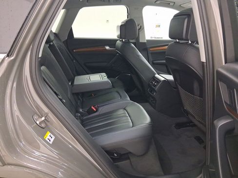 Used 2023 Audi Q5 2.0T Premium image 24